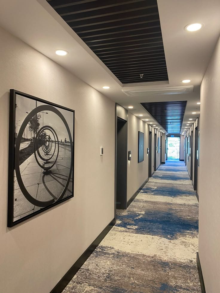 Commercial Art Gallery